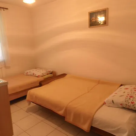 Cleopatra Hostel Split